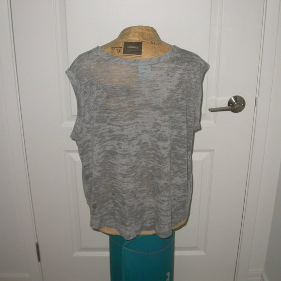 Light Grey Crop Top - Picture 2 of 4
